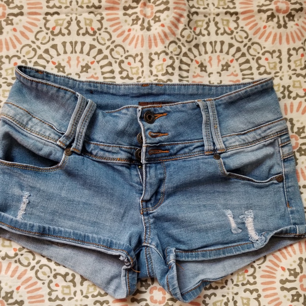 Frenzy mid rise shorts